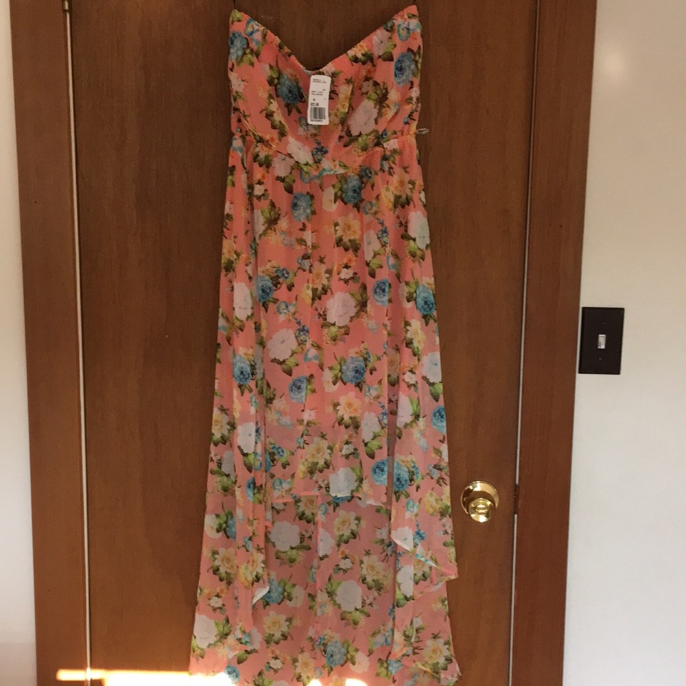 Women’s Halter Dress 🌹 NWT